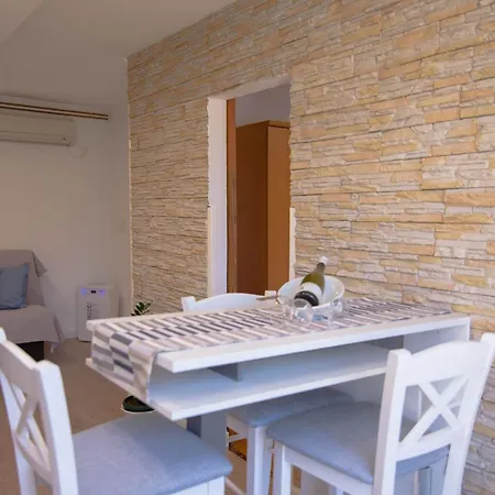 With Parking Space Veli Losinj, Losinj - 21192 Apartamento *