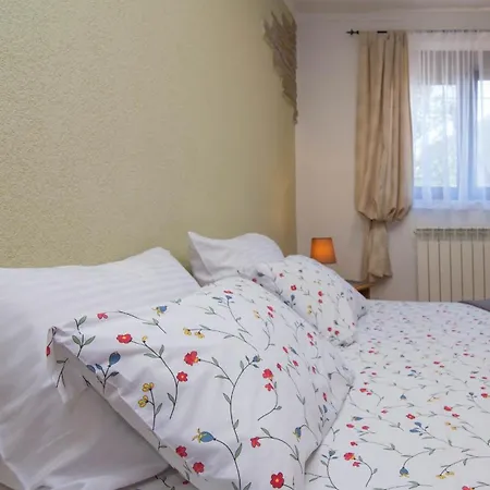 With Parking Space Veli Losinj, Losinj - 21192 Apartamento *