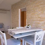 With Parking Space Veli Losinj, Losinj - 21192 Apartament *